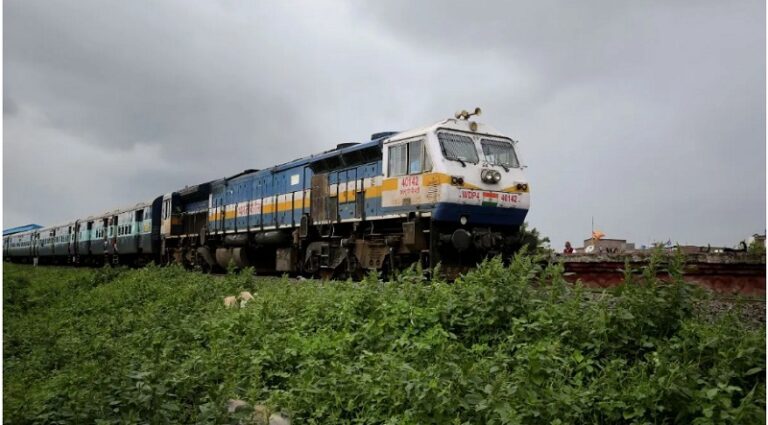 रेलवे ने रिजर्वेशन के नियम में किया बड़ा बदलाव, जानें पहले से बुक की गई टिकट का अब क्या होगा?