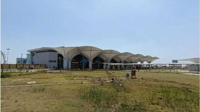 मध्य प्रदेश के जबलपुर एयरपोर्ट को बम से उड़ाने की धमकी, मचा हड़कंप, पुलिस ने दर्ज की FIR