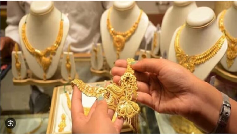 आज सोने में गिरावट, चांदी महंगी हुई:सोना 259 रुपए गिरकर 75916 रुपए पर आया, चांदी 88898 रुपए प्रति किलो बिक रही