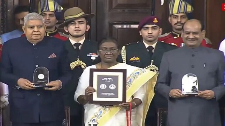 राष्ट्रपति द्रौपदी मुर्मू ने जारी किया ₹75 का सिक्का, यहां देखें डिजाइन, जानें पूरी खबर
