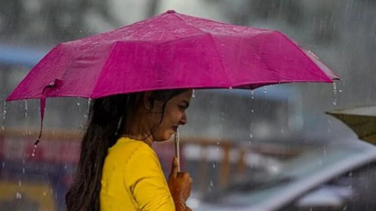 मौसम का बदला मिजाज! ठंड के बीच उत्तर भारत में मुसीबत बढ़ाएगी बारिश; यहां जानें पूरे हफ्ते का वेदर अपडेट