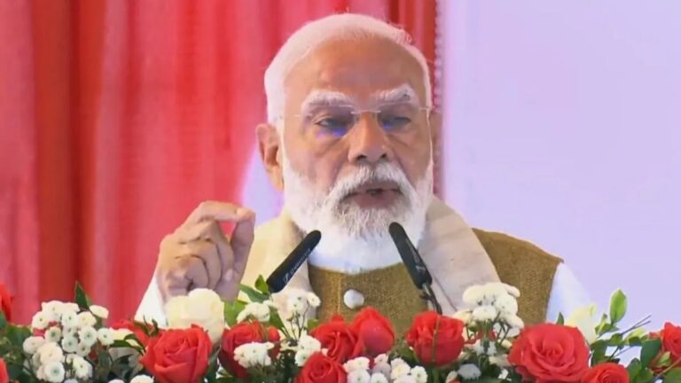 PM मोदी ने केरल को दी नई अमृत भारत ट्रेनों की सौगात, इसमें है रेहड़ी-पटरी वालों के फायदे की भी बात