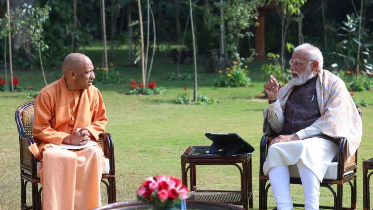 प्रधानमंत्री आवास पर PM मोदी से मिले यूपी के CM योगी आदित्यनाथ, इन मुद्दों पर हुआ मंथन