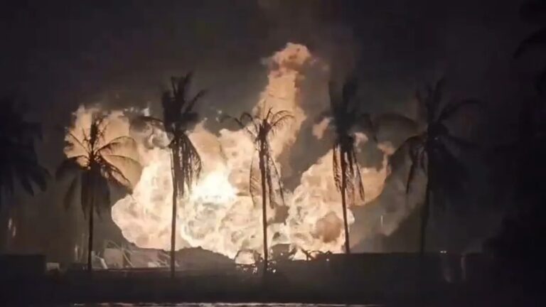 ONGC गैस रिसाव से लगी आग का VIDEO आया सामने, उपमुख्यमंत्री पवन कल्याण ने जिला कलेक्टर और विधायक को दिए कड़े निर्देश