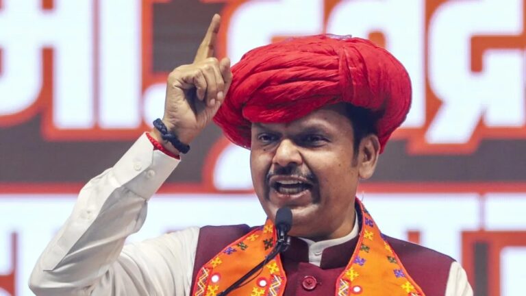 ‘JNU में शरजील इमाम की औलादों के इरादों को कुचल देंगे’, PM मोदी, अमित शाह के खिलाफ विवादित नारों पर बोले CM फडणवीस