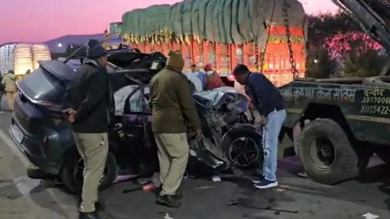 इंदौर में भीषण हादसा: पूर्व गृह मंत्री बाला बच्चन की बेटी समेत 3 की मौत, कांग्रेस प्रवक्ता के बेटे की पार्टी से लौट रहे थे