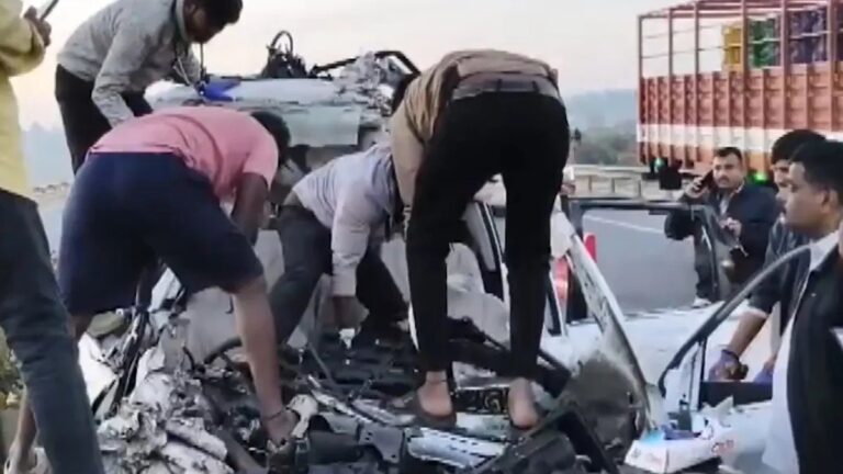 बेंगलुरु में भयानक एक्सीडेंट, हाईवे पर एक साथ टकराई कई गाड़ियां, 7 की मौके पर मौत