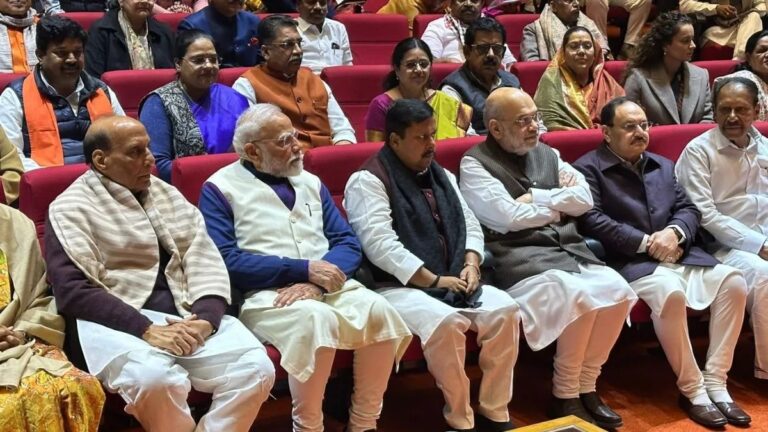 संसद भवन में चल रही NDA सांसदों की बैठक, पीएम मोदी भी मौजूद, किया जाएगा सम्मानित