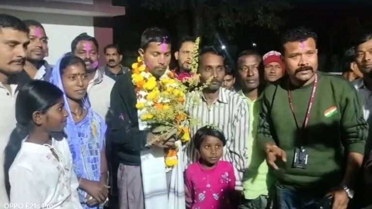 7 साल बाद पाकिस्तान से लौटा युवक, किसी से नहीं कर रहा ज्यादा बात, स्वागत कर रहे विधायक