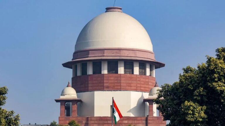 तीस हजारी कोर्ट में कोर्ट रूम के अंदर जज के सामने मारपीट, CJI ने जताई नाराजगी, बोले- यह न्याय तंत्र के लिए खतरे की घंटी