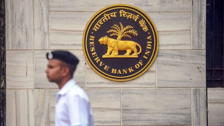 RBI ने Repo Rate में नहीं किया कोई बदलाव, लोन की ब्याज दरें रहेंगी स्थिर, इकोनॉमी मजबूत स्थिति में