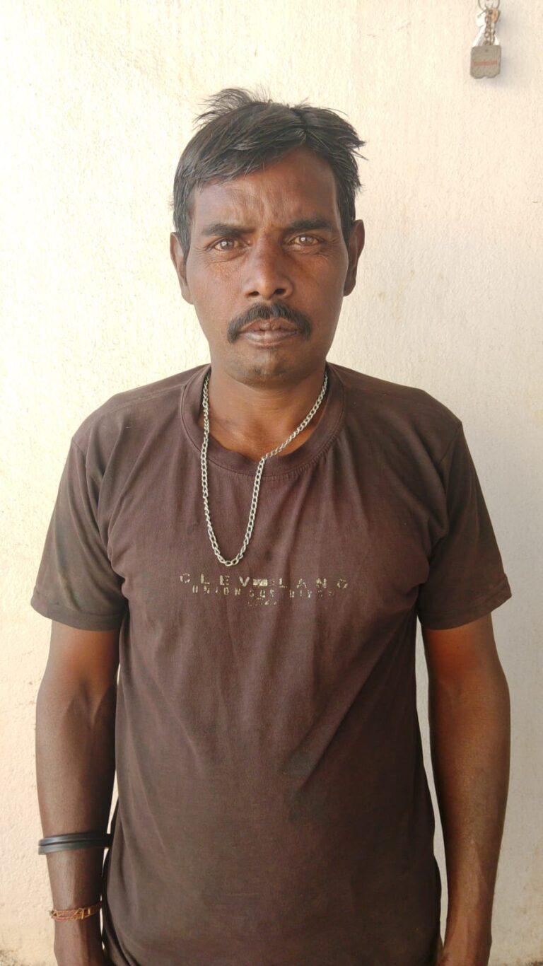 10 महीने से परिवार से बिछड़ा युवक: असम के गोलाघाट जिले का निवासी बताने वाला मोहन रविदास लापता, घर पहुंचाने की अपील