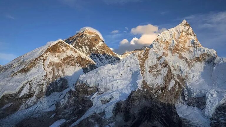हैदराबाद के पर्वतारोही का एवरेस्ट पर निधन, परिवार ने शव वहीं छोड़ने का किया फैसला; जानिए क्यों