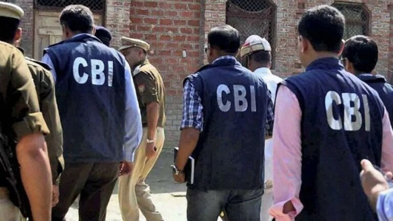 NEET पेपर लीक मामले में 2 और गिरफ्तारियां, CBI के शिकंजे में लातूर के डॉक्टर और पुणे के कोचिंग शिक्षक