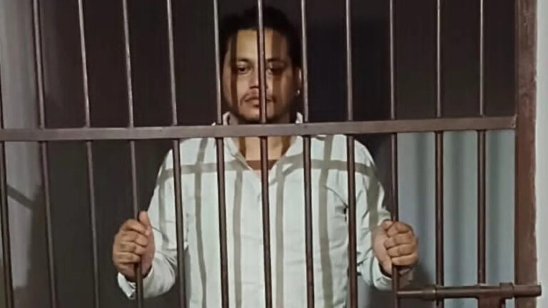 कानपुर में गैंगस्टर अजय ठाकुर की रिहाई बनी चर्चा, छूटते ही सेलिब्रिटी की तरह फैंस का किया शुक्रिया