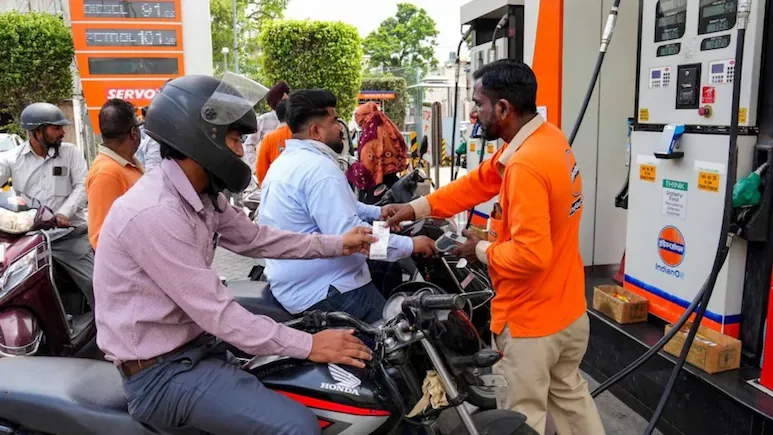 l5gm3ufg_petrol-diesel-price_625x300_01_June_26