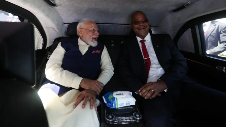तीन दिवसीय दौरे पर सेशेल्स पहुंचे PM मोदी, हुआ भव्य स्वागत; नजर आई ‘कार डिप्लोमेसी’
