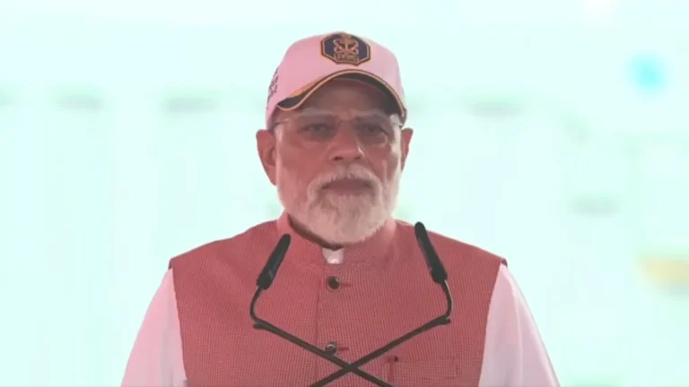 PM मोदी ने नौसेना को 3 युद्धपोत सौंपे, कहा- ‘जितना मजबूत समुद्री सामर्थ्य, उतना ज्यादा आर्थिक-रणनीतिक प्रभाव, भारत खुद को तैयार कर रहा’