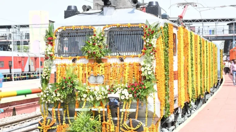 आज से पटरियों पर रफ्तार भरेगी साबरमती-लालगढ़ एक्सप्रेस; चेक करें रूट, स्टॉपेज और टाइमिंग्स